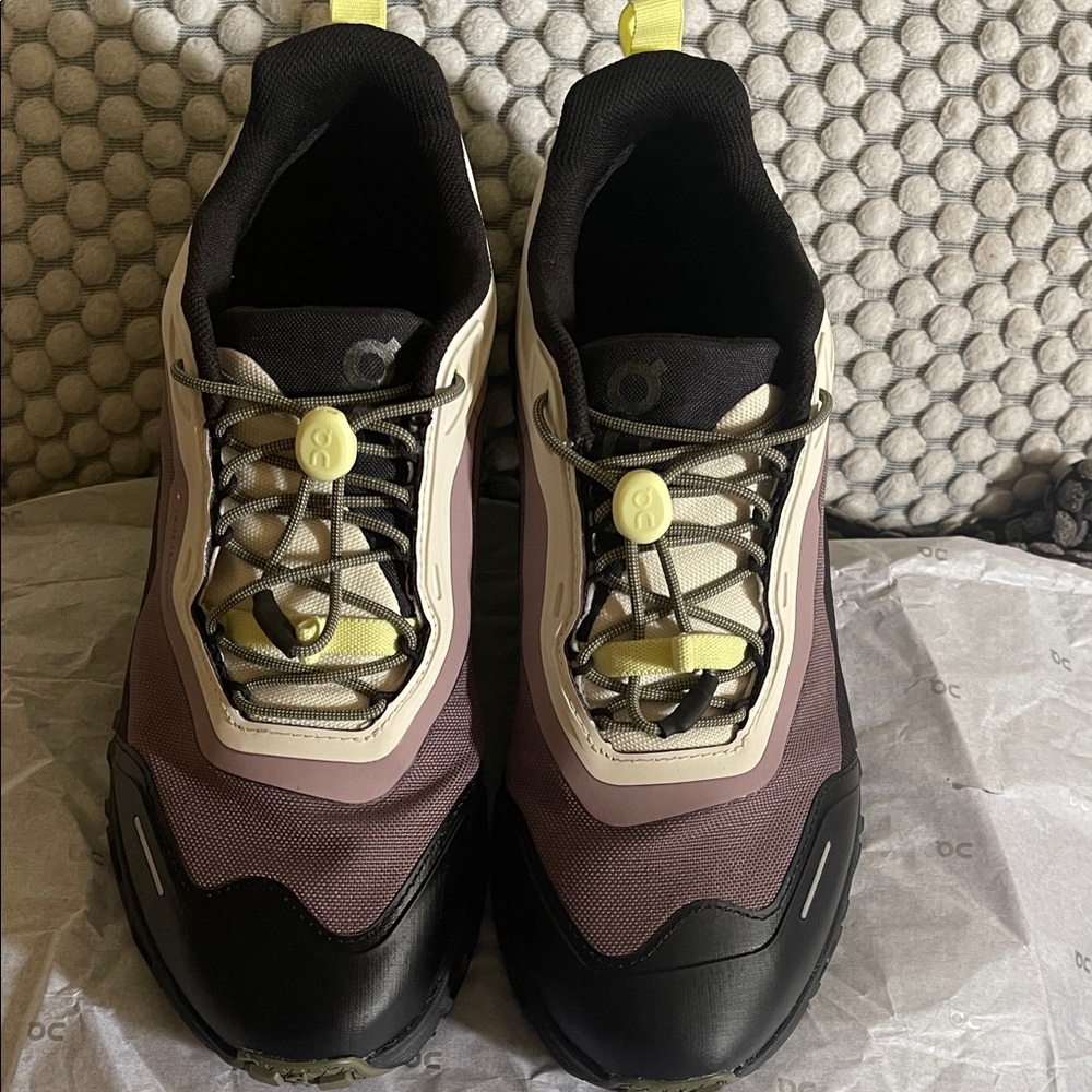 Women’s Casual Lace-Up Sneakers in Pink and Black